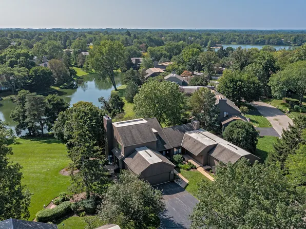 463 Woodview Rd, Lake Barrington, IL 60010