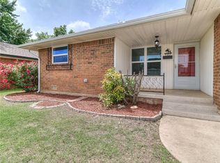 805 Eagle Dr, Moore, OK 73160