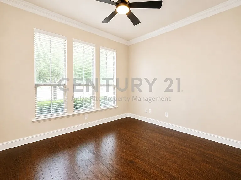 12481 Pleasant Hill Ln — Photo 8