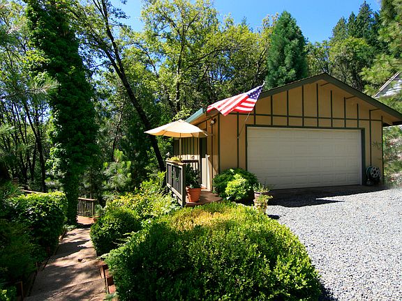 2nd image of 301 Sunnyside Dr