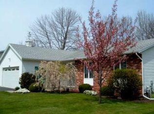 305 Northwood Dr, Rochester, NY 14612