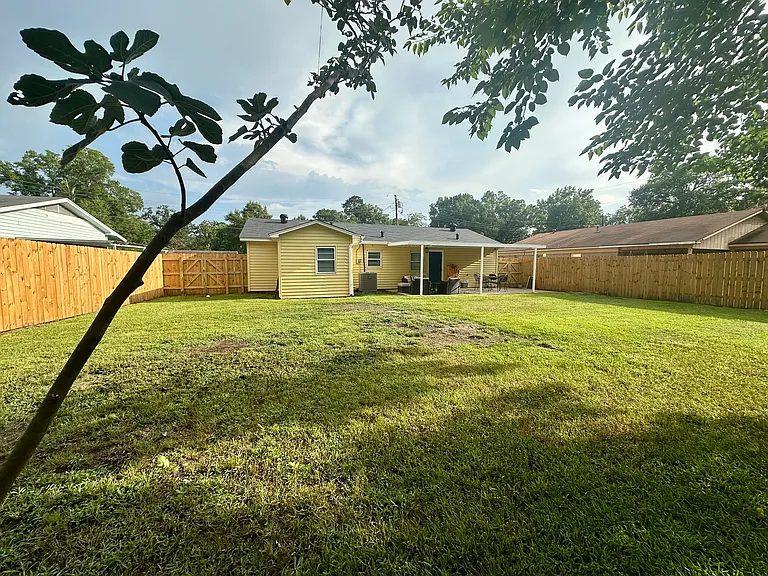 204 Dianne St — Photo 20