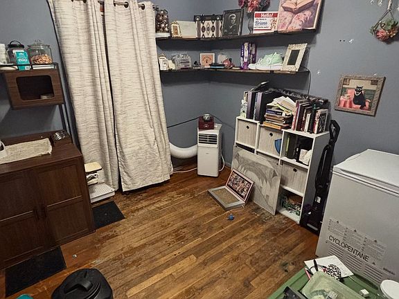 3rd image of 3301 Melinda Ln