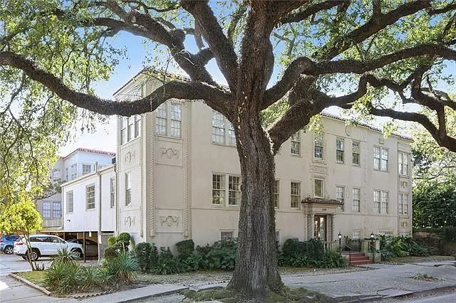 Building Photo - 4506 Saint Charles Ave #D