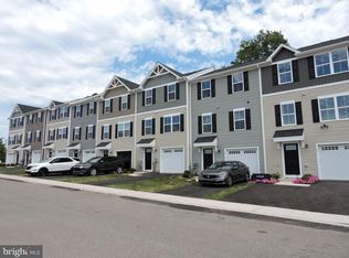 4 Foxwood Dr, Gilbertsville, PA 19525