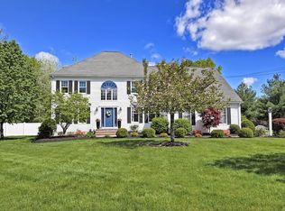 2 McKinley Rd, Franklin, MA 02038