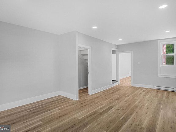 3rd image of 1034 Washington St