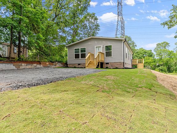 3rd image of 404 Penarth Dr