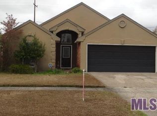 17653 Christopher's Crossing Dr, Baton Rouge, LA 70817