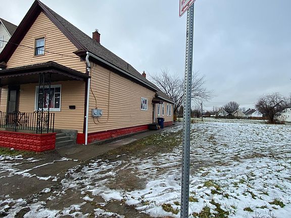 3rd image of 93 Warren Ave