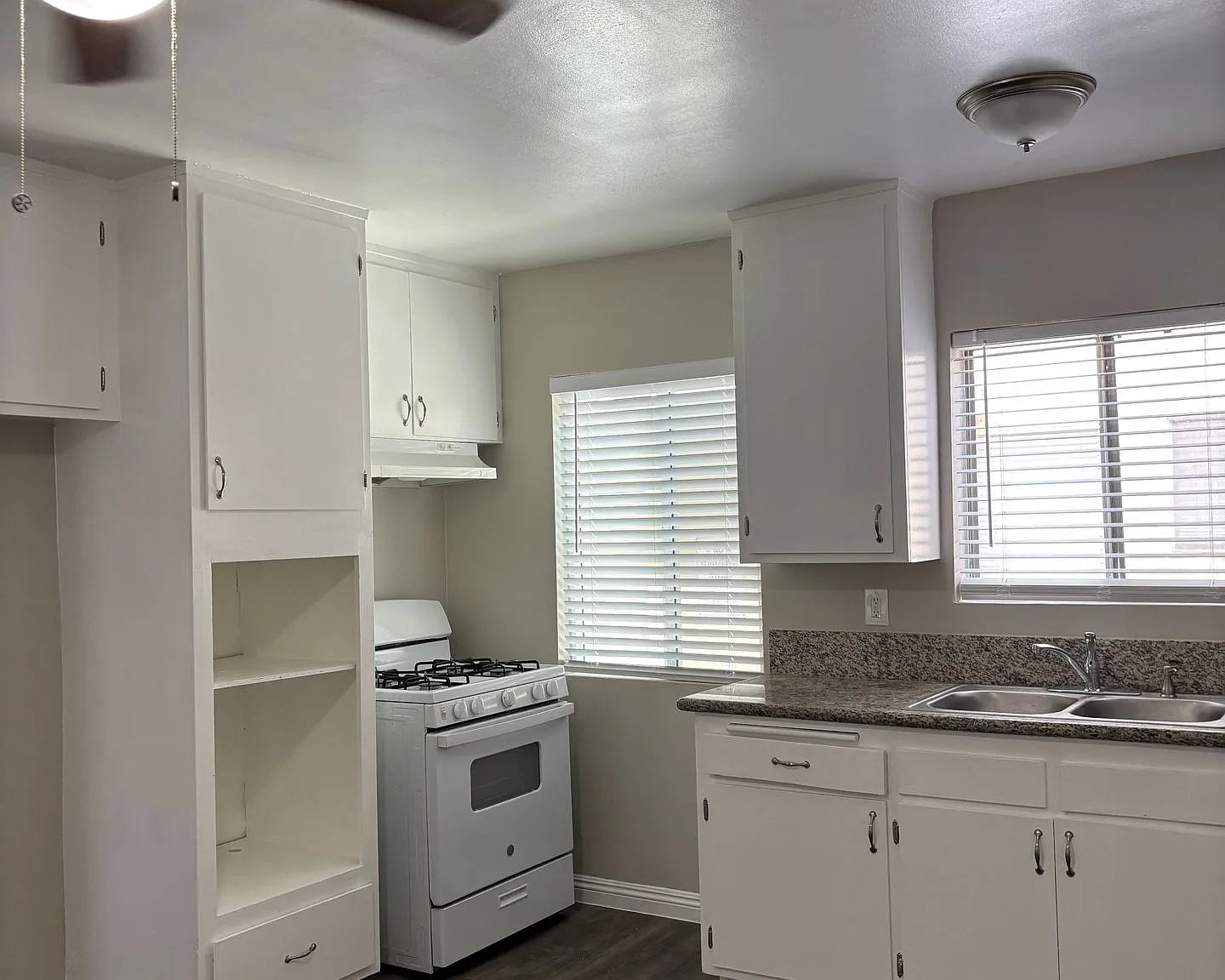 Mulberry Apartments 1 and 2 Bedrooms — Photo 2