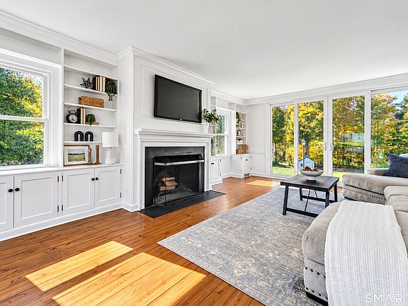 3rd image of 100 Whisconier Road