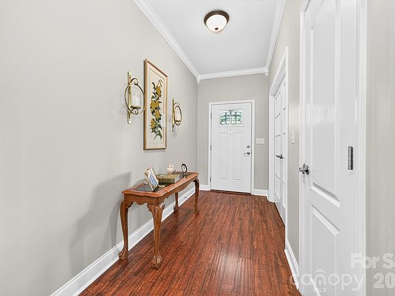 4th image of 1630 Topeka Ct