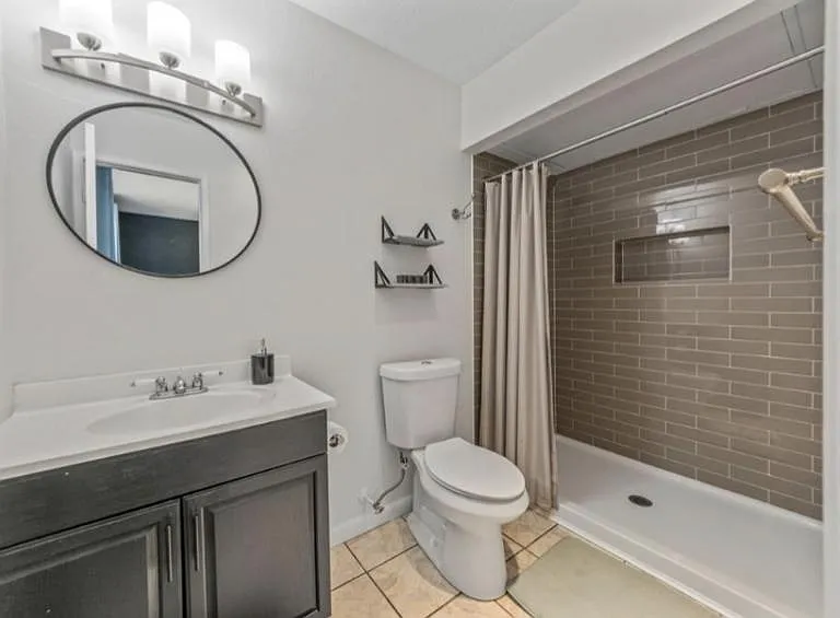 526 Windsor Dr — Photo 13