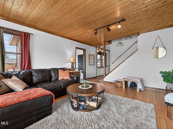 3rd image of 242 East AGATE Avenue