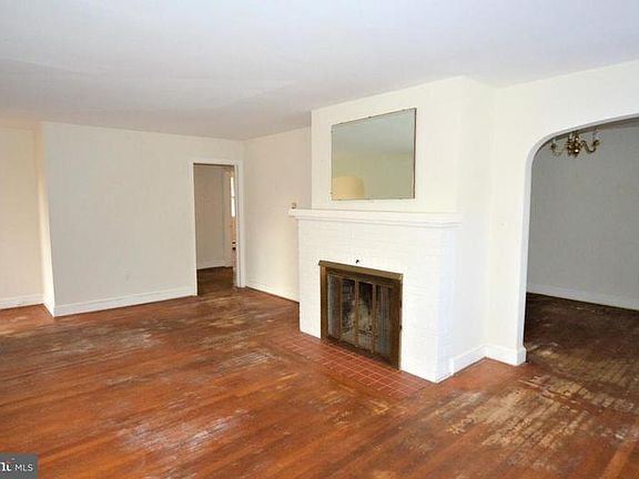 3rd image of 76 Sussex Dr