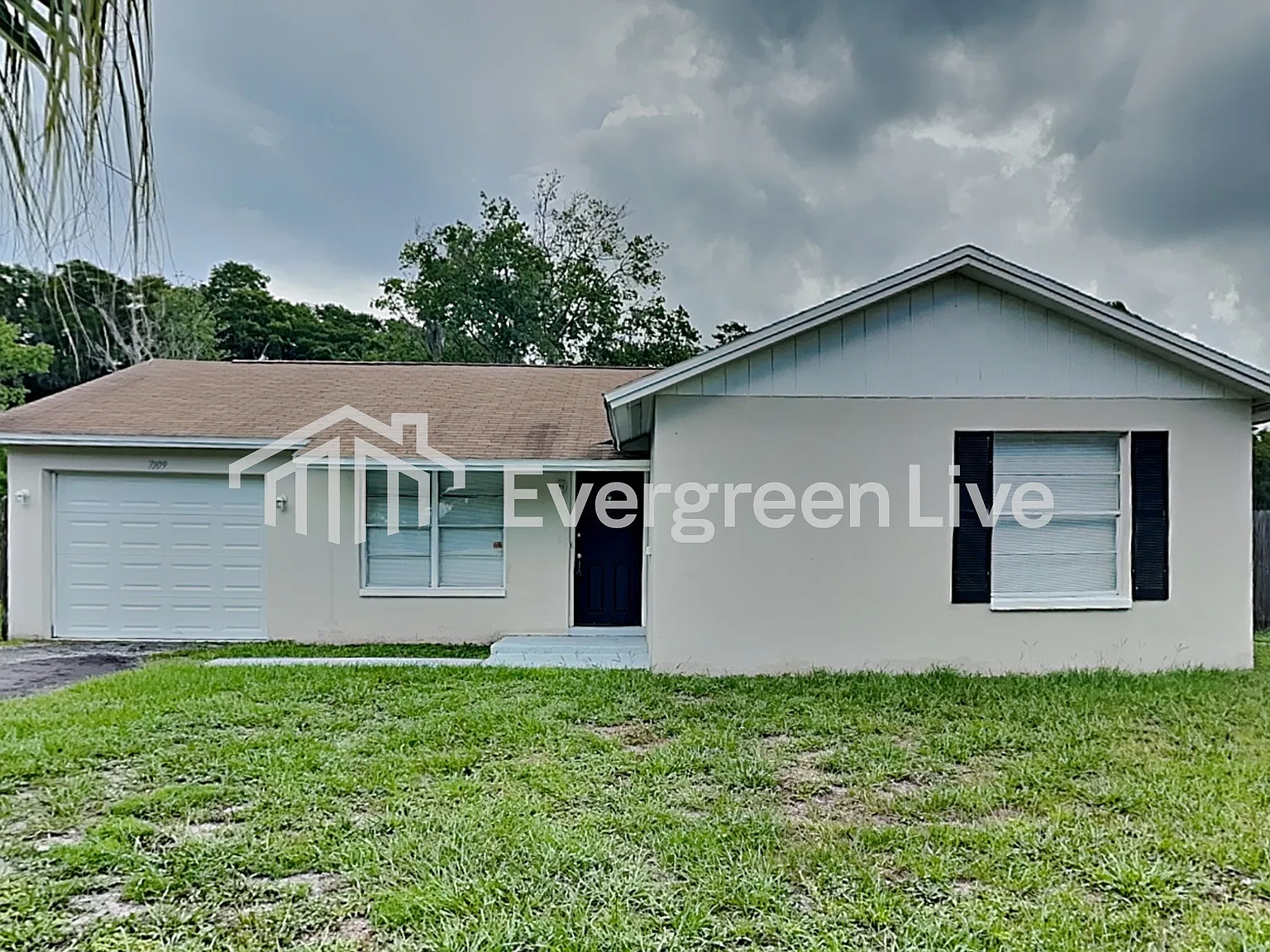 3 bed, 2.0 bath, 1211 sqft, $1,595 — Photo 1