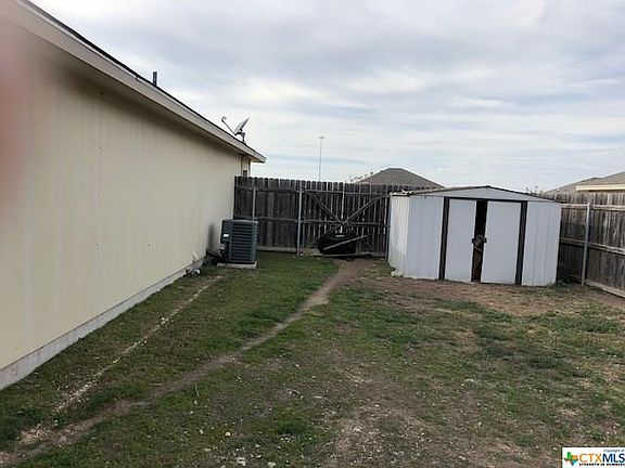 5th image of 711 Carla Cir