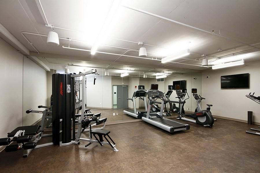 2nd image of 428 E Ohio St #1BR