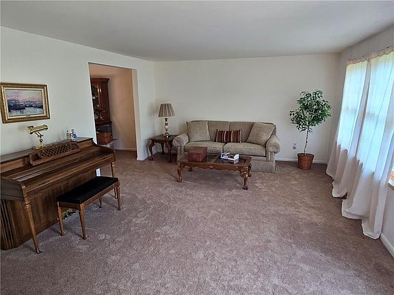 2nd image of 419 Parkridge Dr