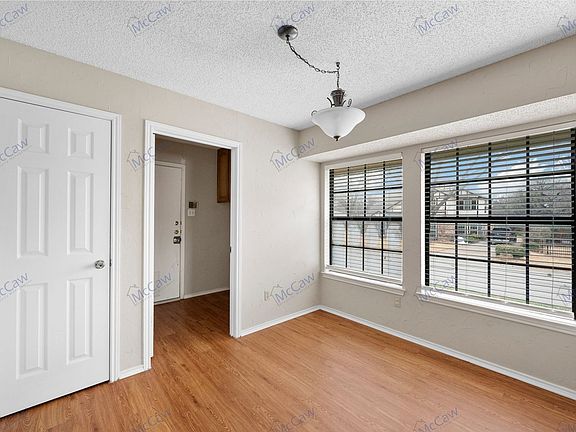 5th image of 4400 Oak Knoll Ct