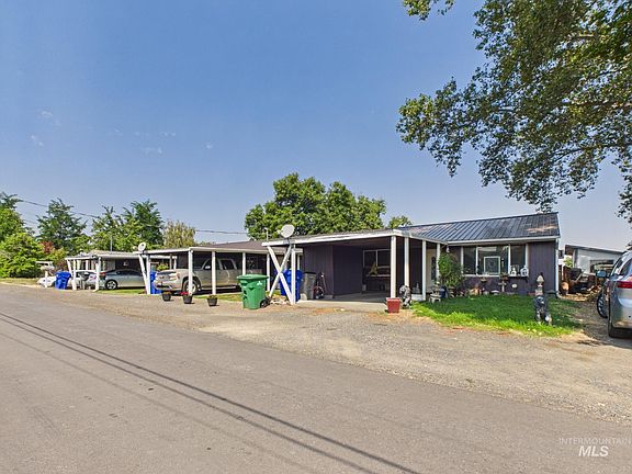 3rd image of 1409 Cedar Ave