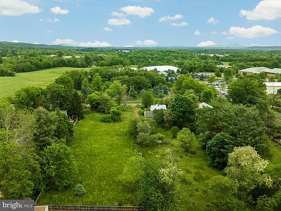 4th image of 403 Old Waterford Rd NW