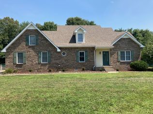 2927 Heatherfield Dr, Woodlawn, TN 37191