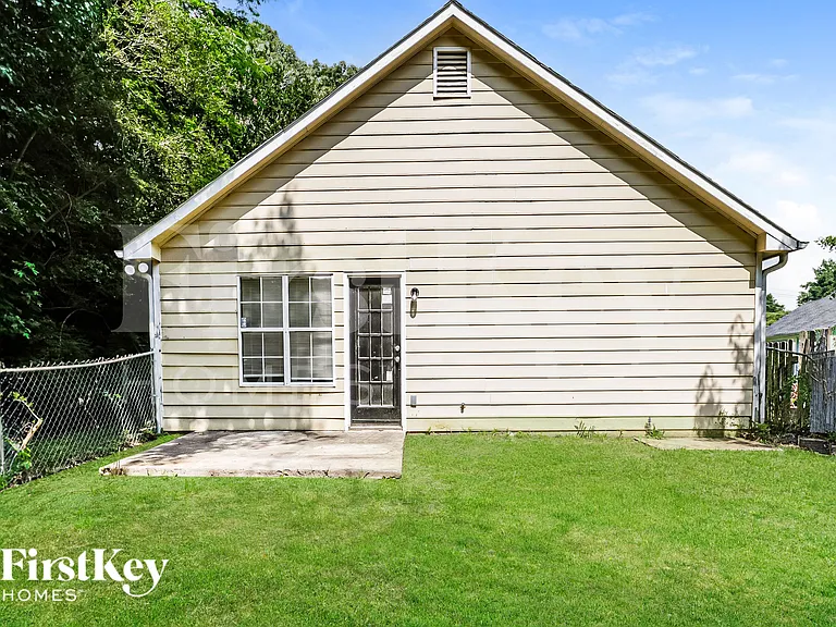 2347 Glencairn Ln SW — Photo 18