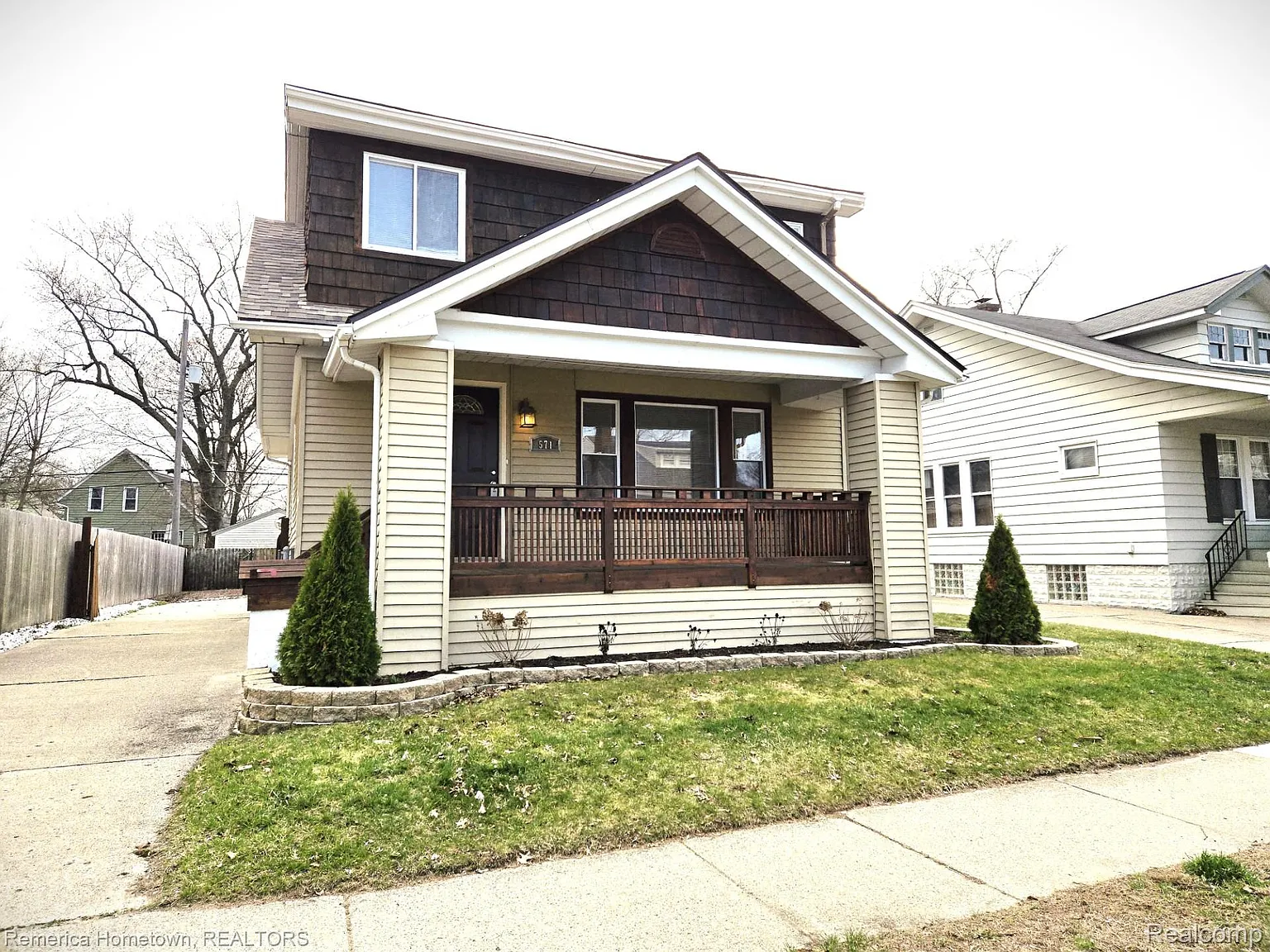 571 W Saratoga St photo 1