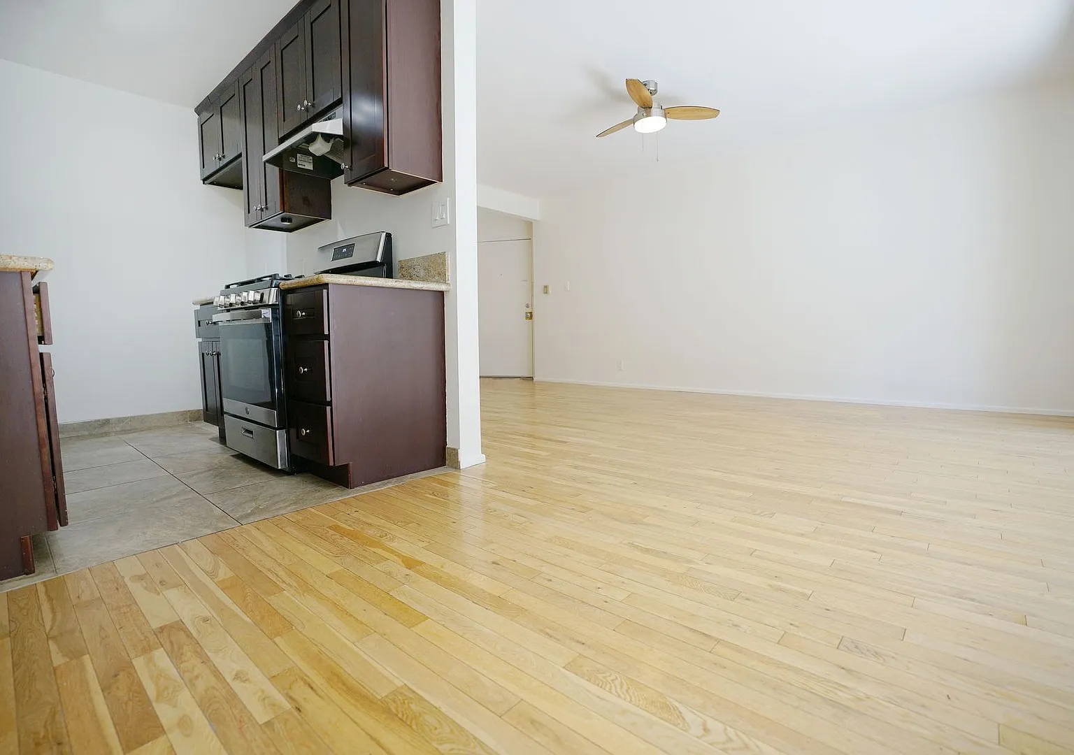 Larrabee 1200 — Photo 2