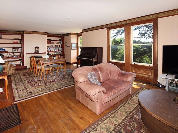 4th image of 6265 Soquel Dr