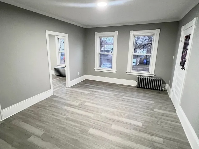 3 Oak Ave — Photo 4