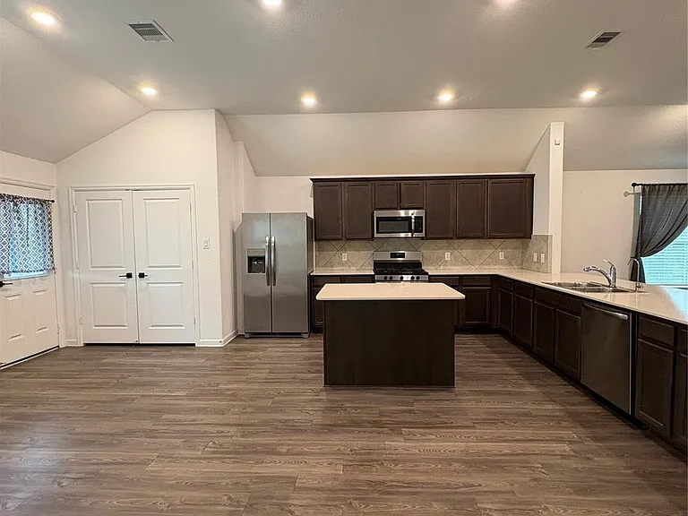 16154 Dockside St — Photo 11