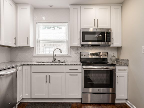 5th image of 10609 Kinross Ct