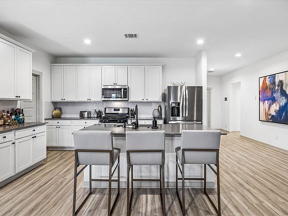 3rd image of 3403 Lake Landing Ln