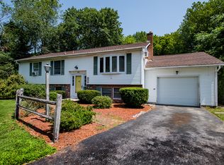 40 North Rd, Waterford, CT 06385