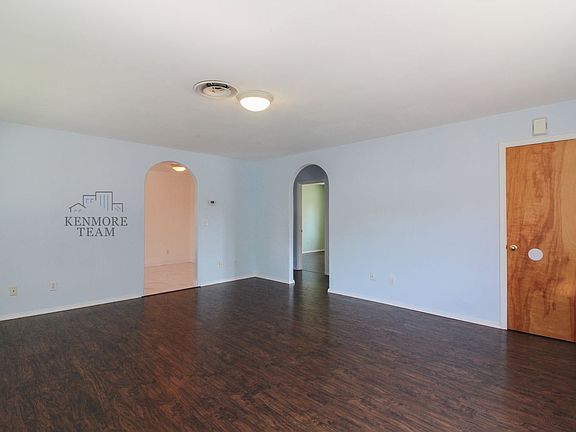 3rd image of 402 Abbot St