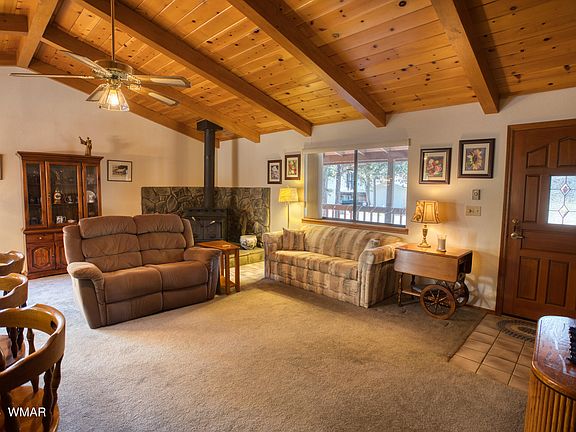4th image of 4870 Oak Dr