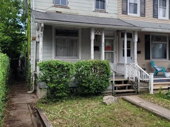 621 Howertown Rd, Catasauqua, PA 18032