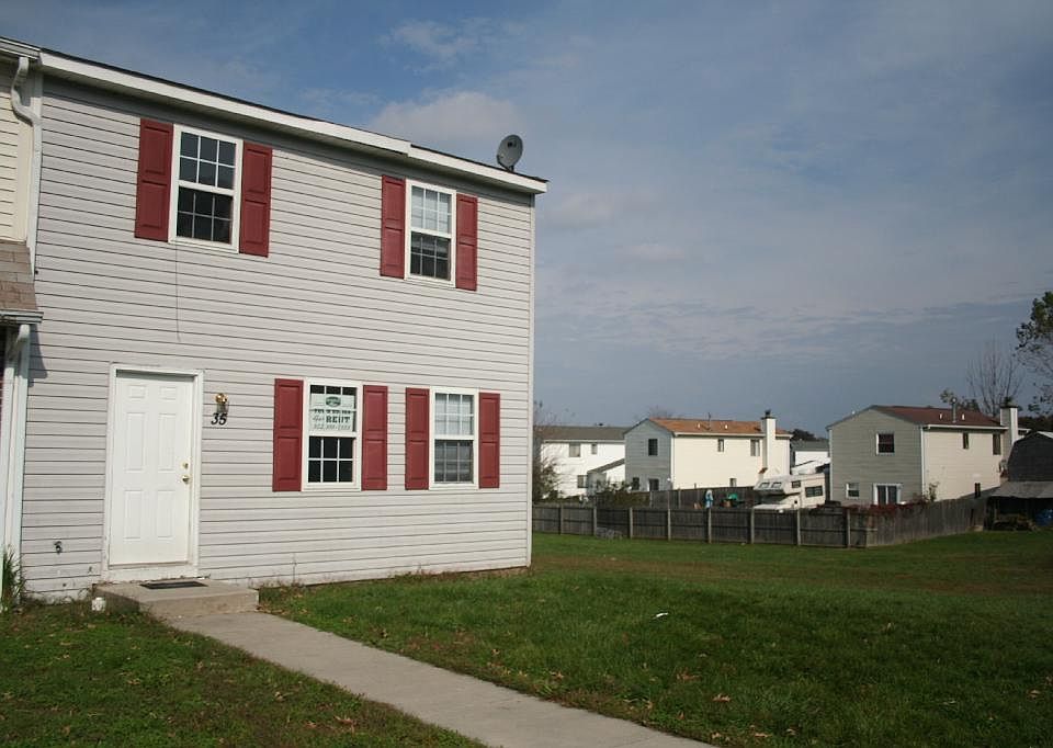 1st image of 35 Heron Ct