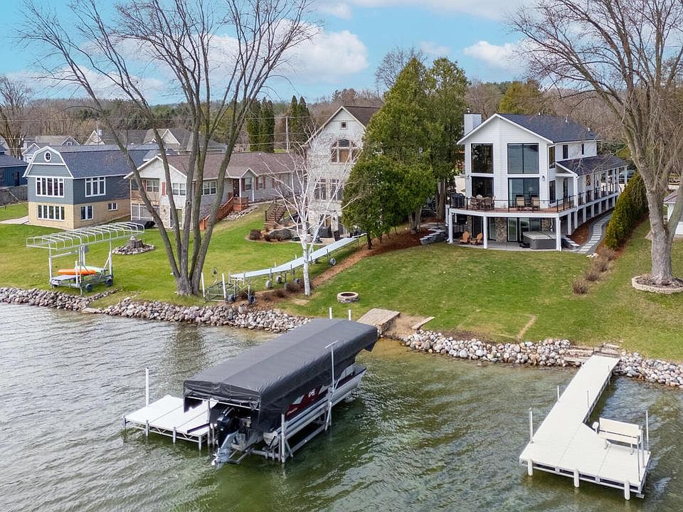 1st image of 5530 W Lake DRIVE