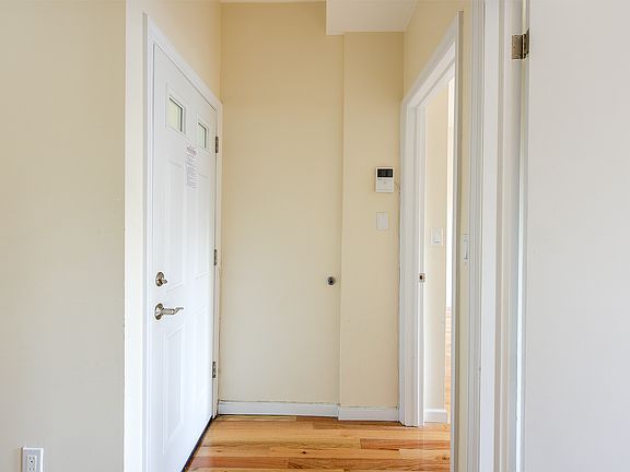 4th image of 753 Metropolitan Ave #3