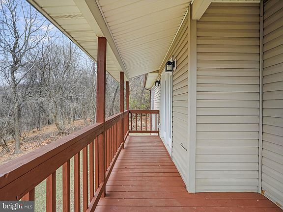 3rd image of 61 Broadway Ln
