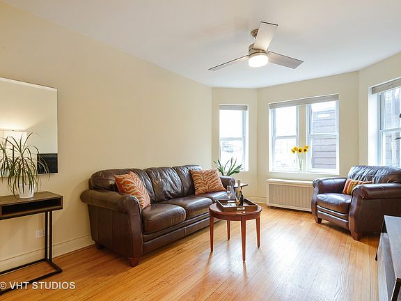 3rd image of 2837.5 N Sawyer Ave #1W