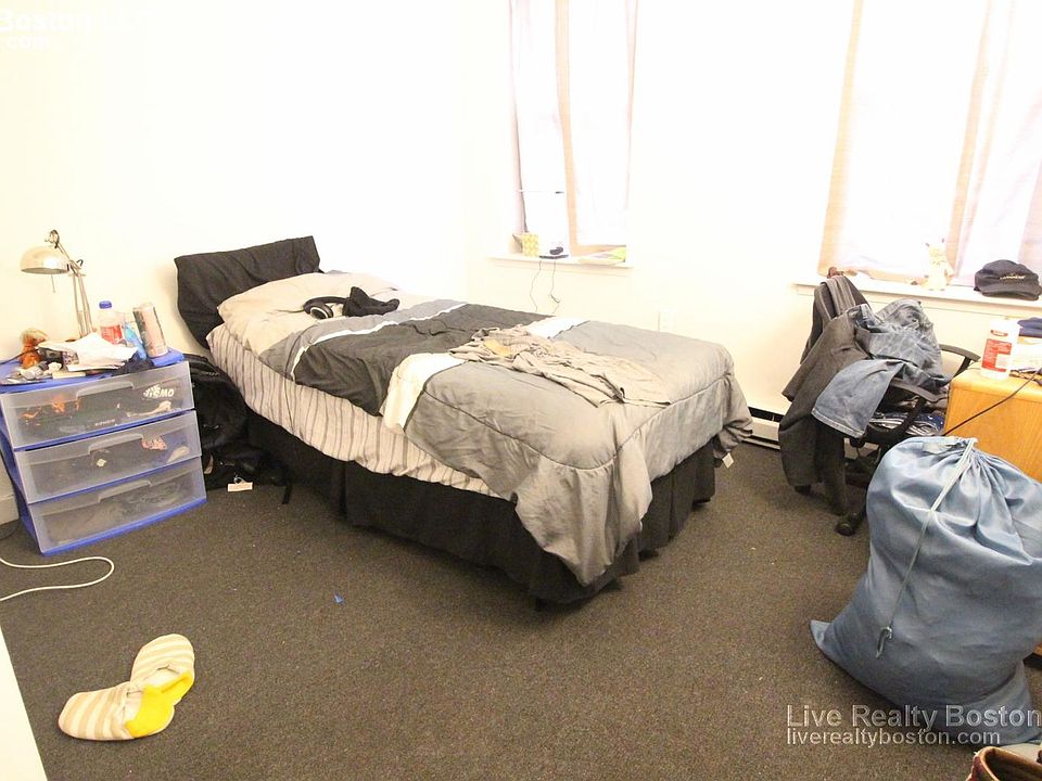 2nd image of 772 Columbus Ave APT 2R