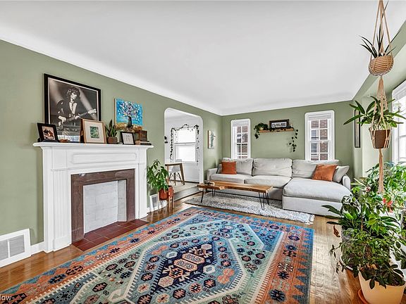 5th image of 10121 Greenheath Dr