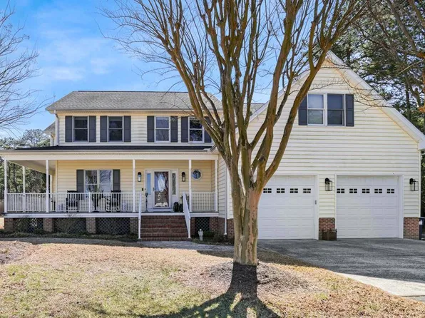 5300 Woodland Dr, Chincoteague Island, VA 23336