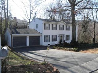 208 Eagle Dr, Salem, VA 24153