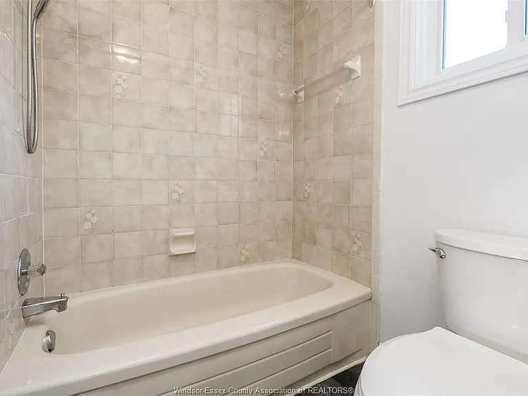 3309 Aurora Dr — Photo 15